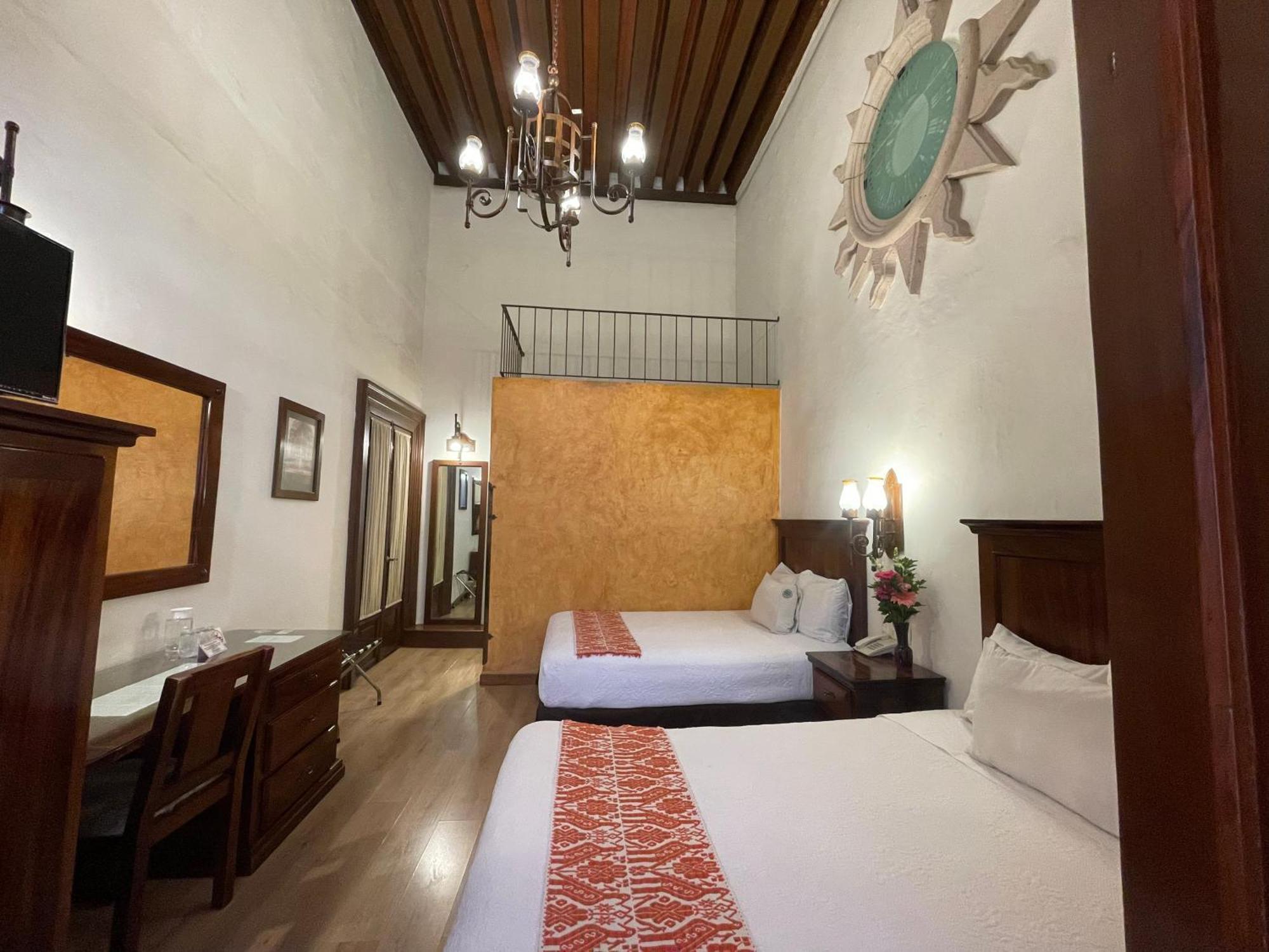 Hotel Historia มอเรเลีย ภายนอก รูปภาพ