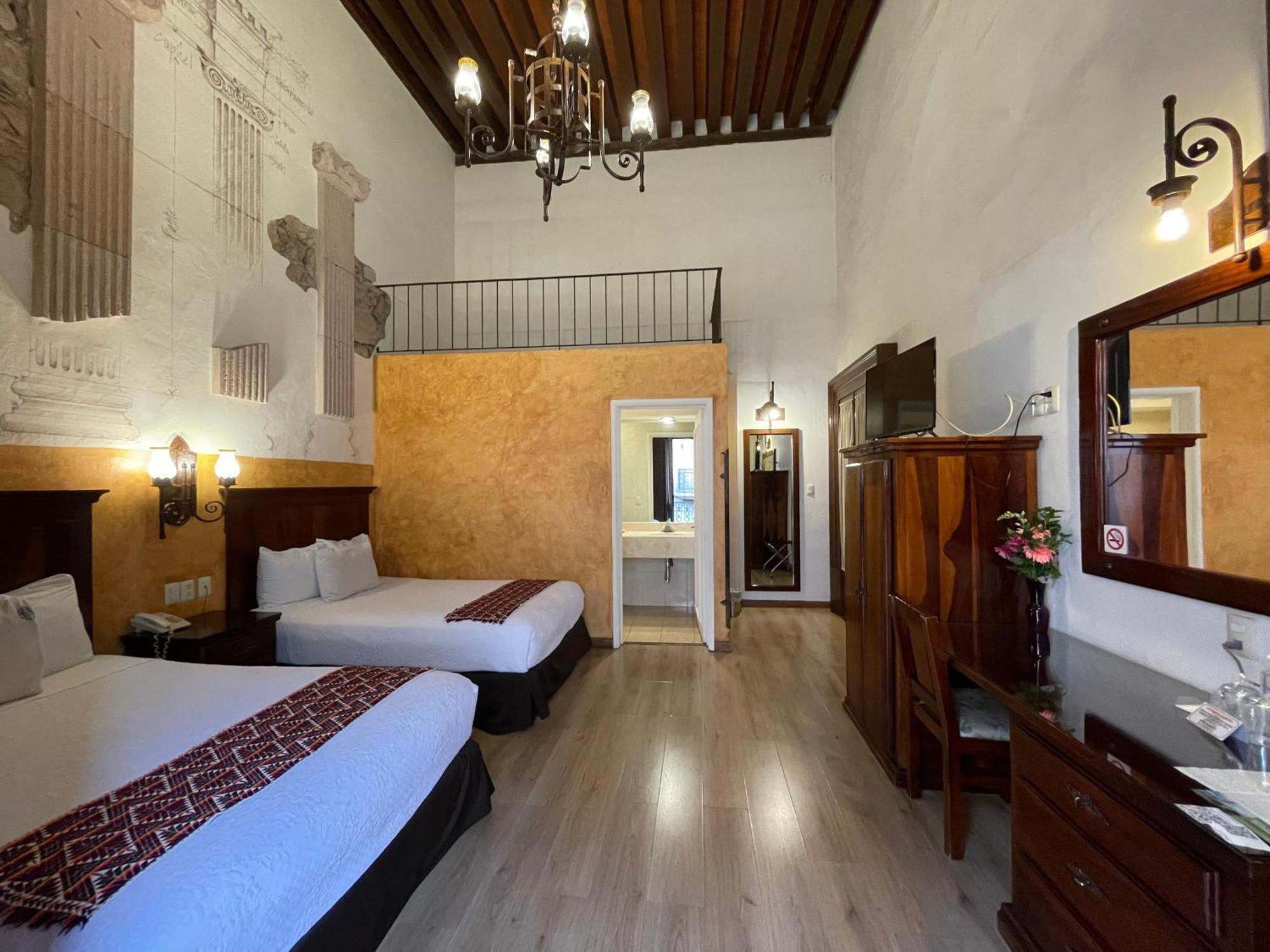 Hotel Historia มอเรเลีย ภายนอก รูปภาพ